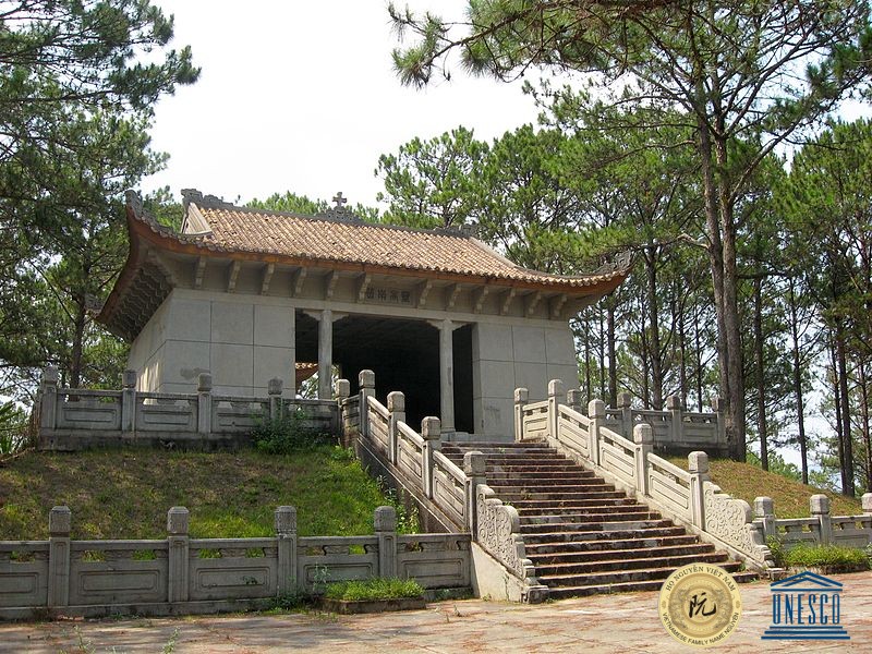 Lăng Nguyễn Hữu Hào - Ảnh: wikipedia