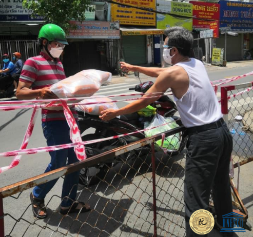 hỗ trợ bà con nghèo